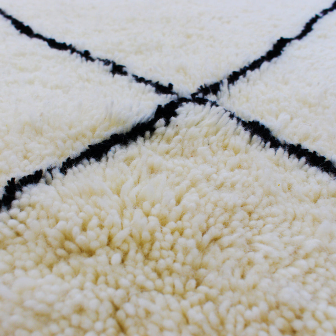 Classic Black Beni Rug | Vertical Ourain Rug | Ima Rugs